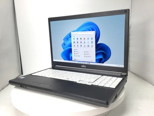 富士通 LIFEBOOK A579/A（第8世代CPU）