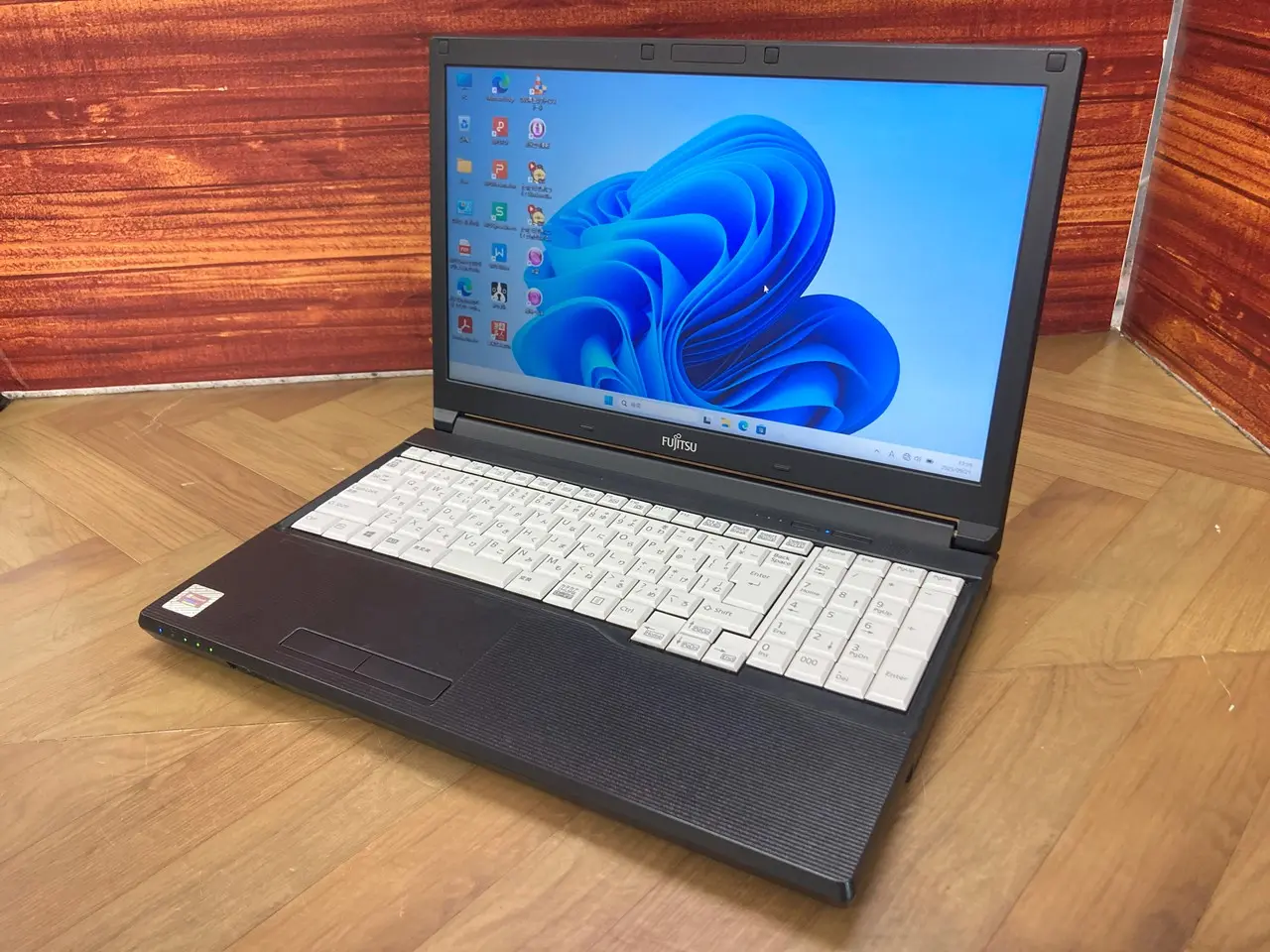 LIFEBOOK A748/TX(CPU： Core i3 8130U 2.2GHz/メモリ：8GB/新品