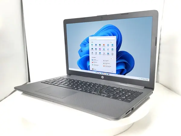 HP 255 G7 Notebook PC日本HP  AMD   3020e 1.2 GHz SSD 256 GB