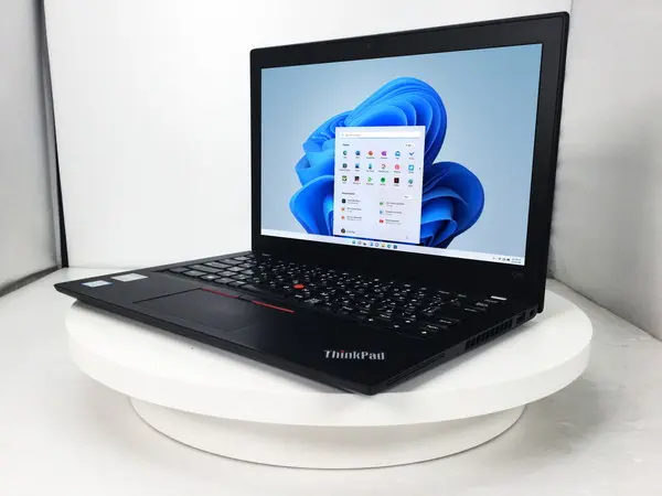 Lenovo ThinkPad X280（第8世代CPU）