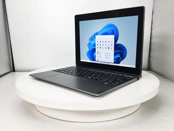 Lenovo ideapad D330（第9世代CPU）