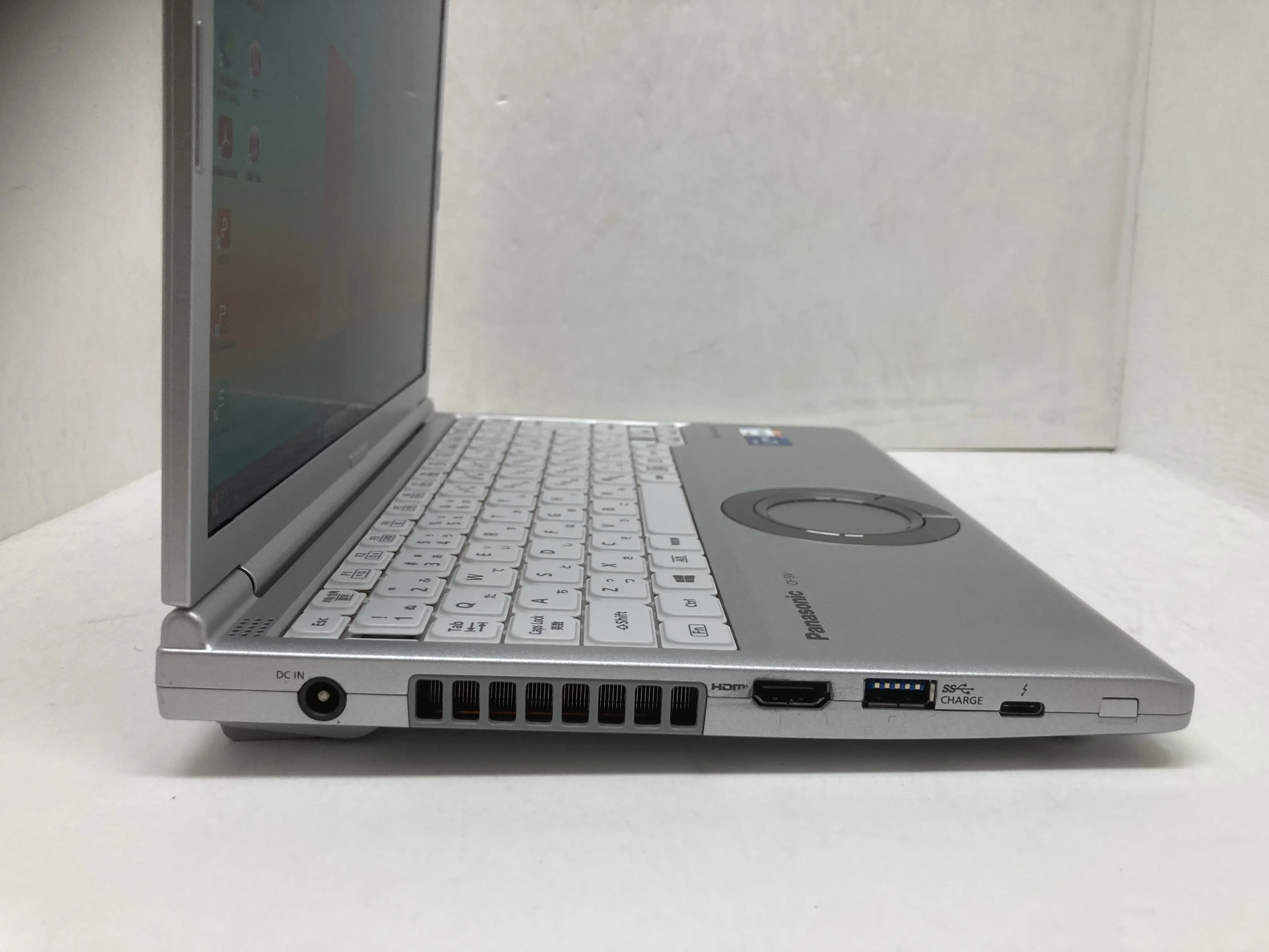 Let's note SV1(CPU： Core i7 1185G7 3GHz/メモリ：32GB/SSD