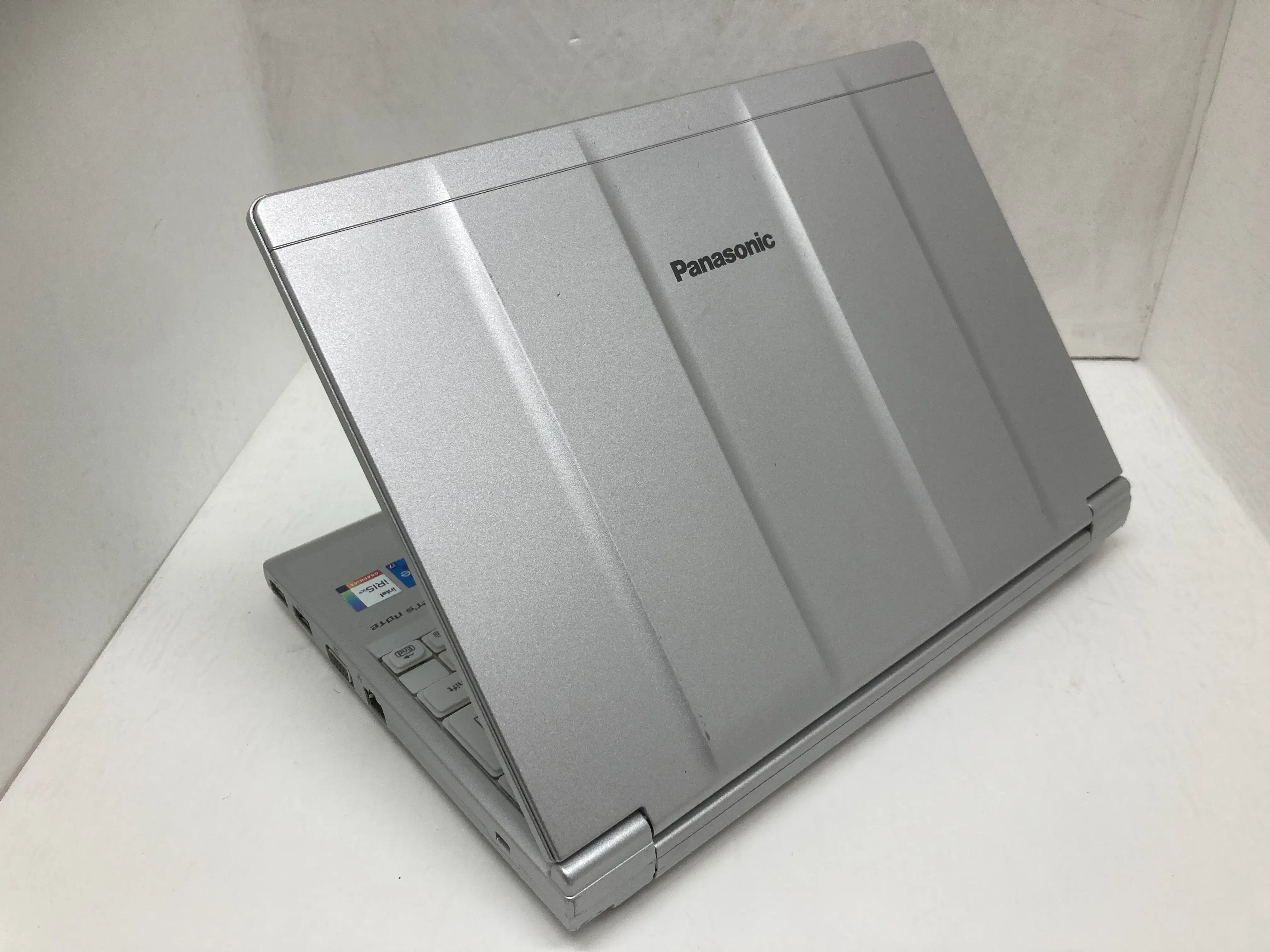 Let's note SV1(CPU： Core i7 1185G7 3GHz/メモリ：32GB/SSD