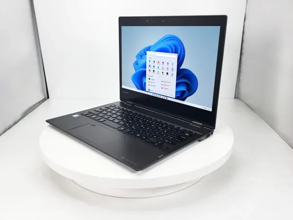 Dynabook dynabook V82/B（第7世代CPU）