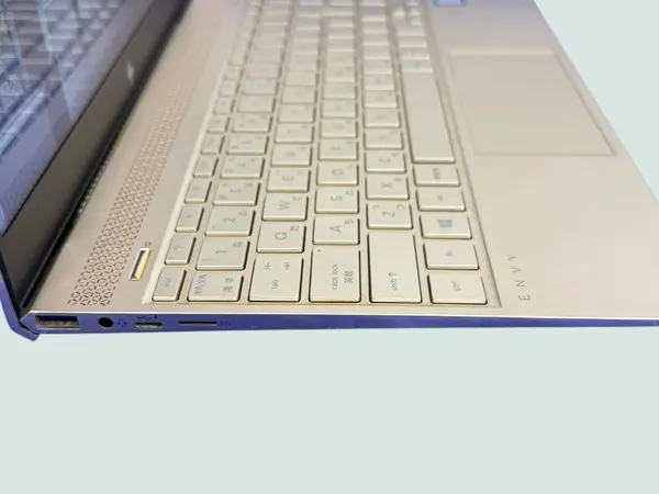 HP ENVY Laptop 13-ad0xx(CPU：Core i3 7100U 2.4GHz/メモリ：4GB/SSD