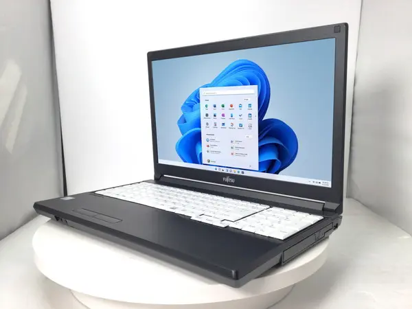 富士通 LIFEBOOK A579/A（第8世代CPU）