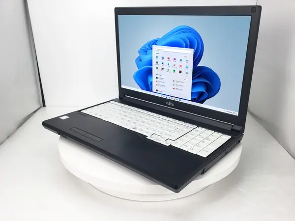 富士通 LIFEBOOK A579/A（第8世代CPU）