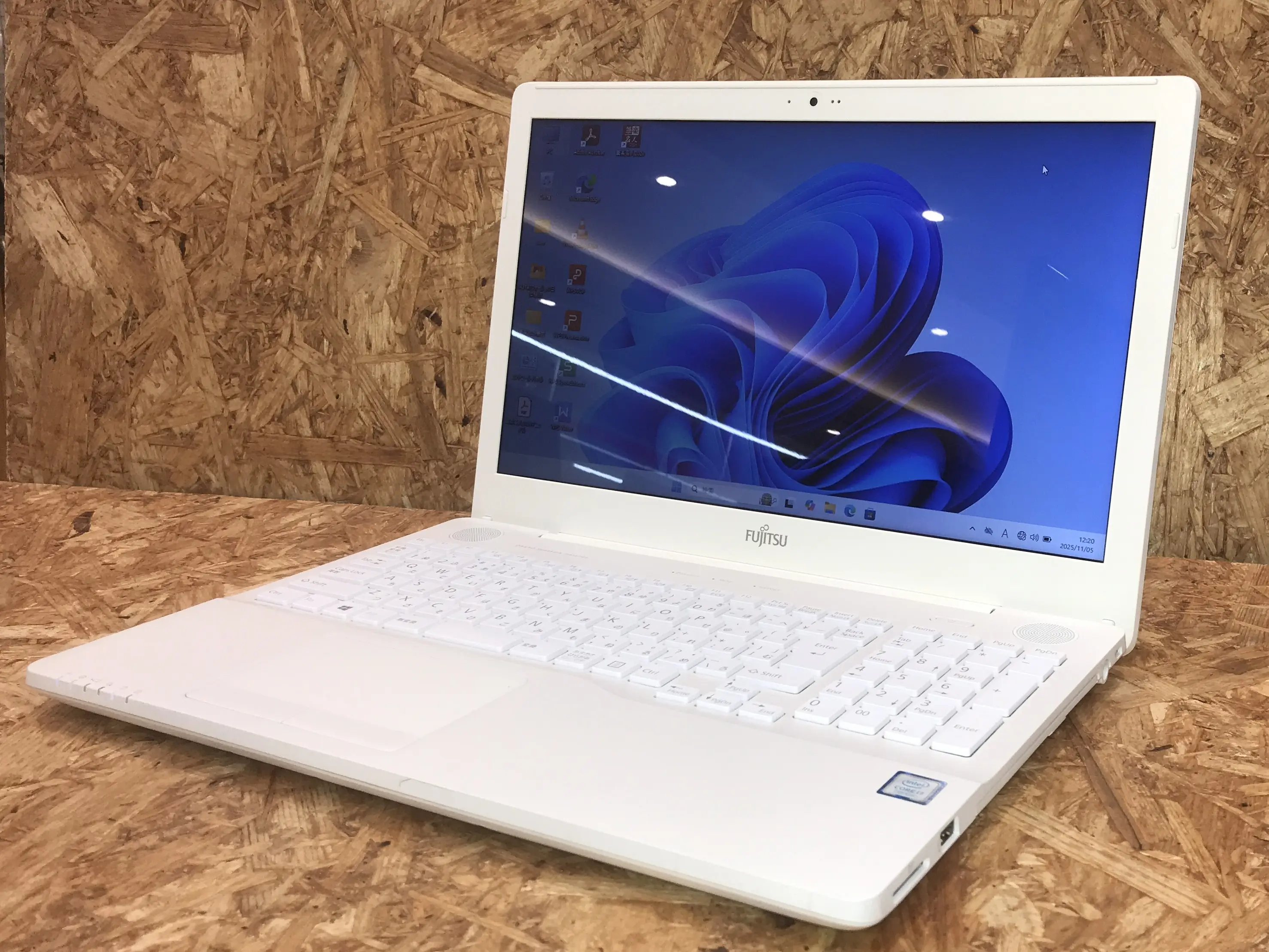 富士通 LIFEBOOK AH50/ D2 (第7世代CPU)
