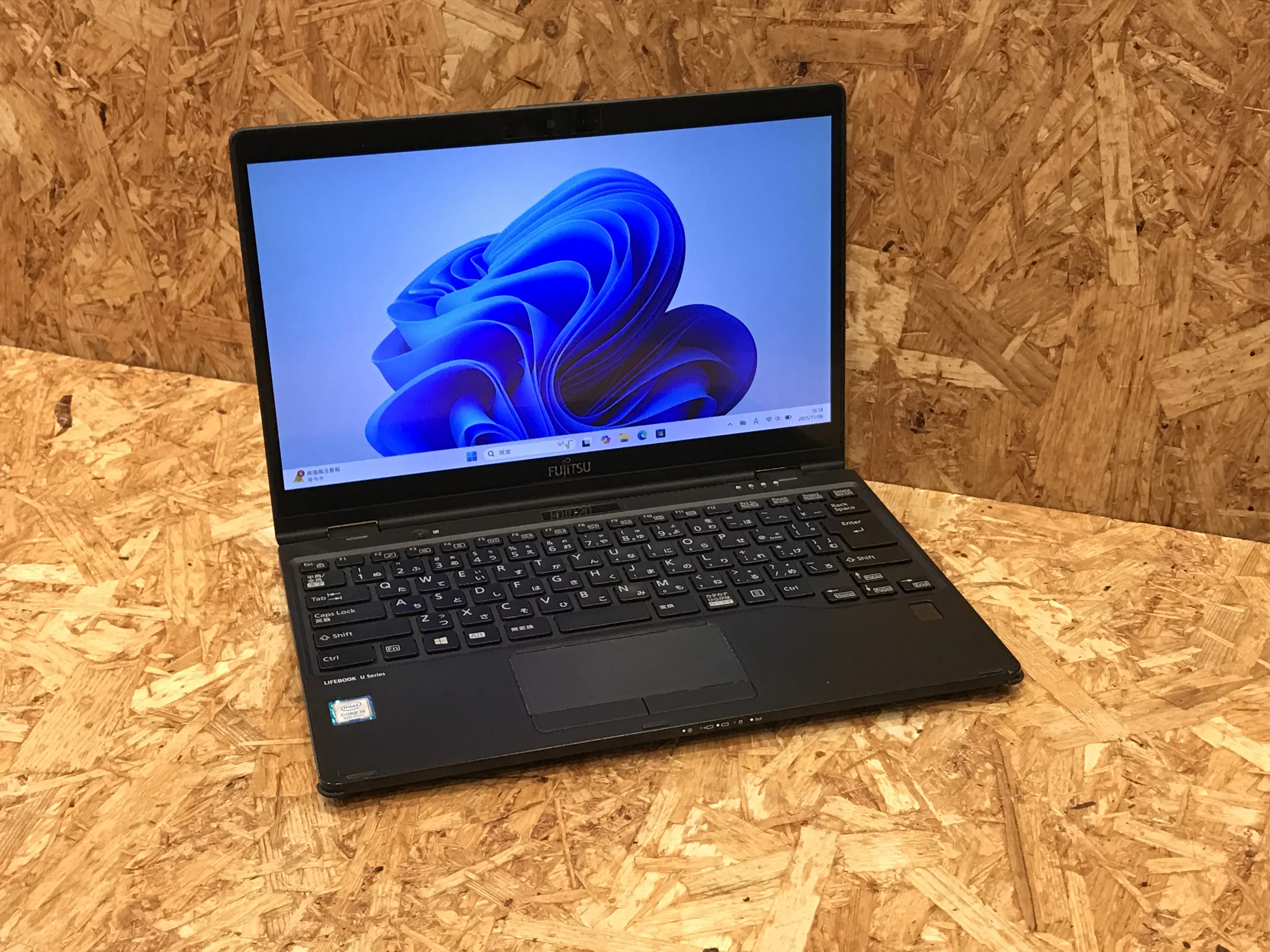富士通 LIFEBOOK U939X/A (第8世代CPU)