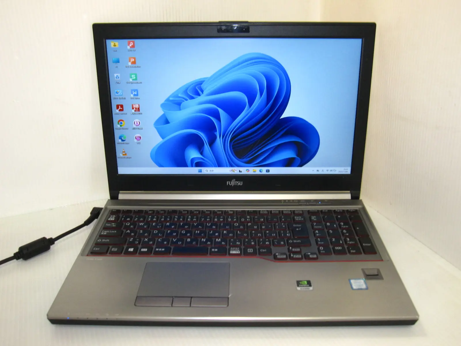 富士通 CELSIUS H770 (第7世代CPU)