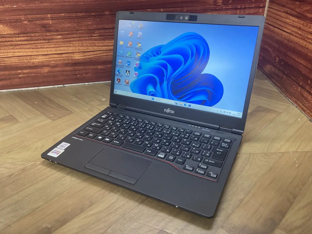 春日店 LIFEBOOK U7310/D