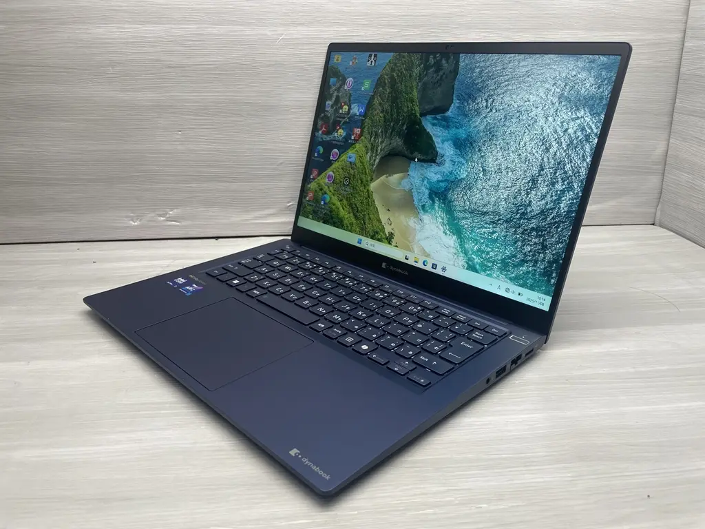 dynabook RZ/LVL W6RZLV7CBL 14型 Core i7 dynabook RZ/LV レビュー：14型で1kg切り！超軽量で高パフォーマンスな
