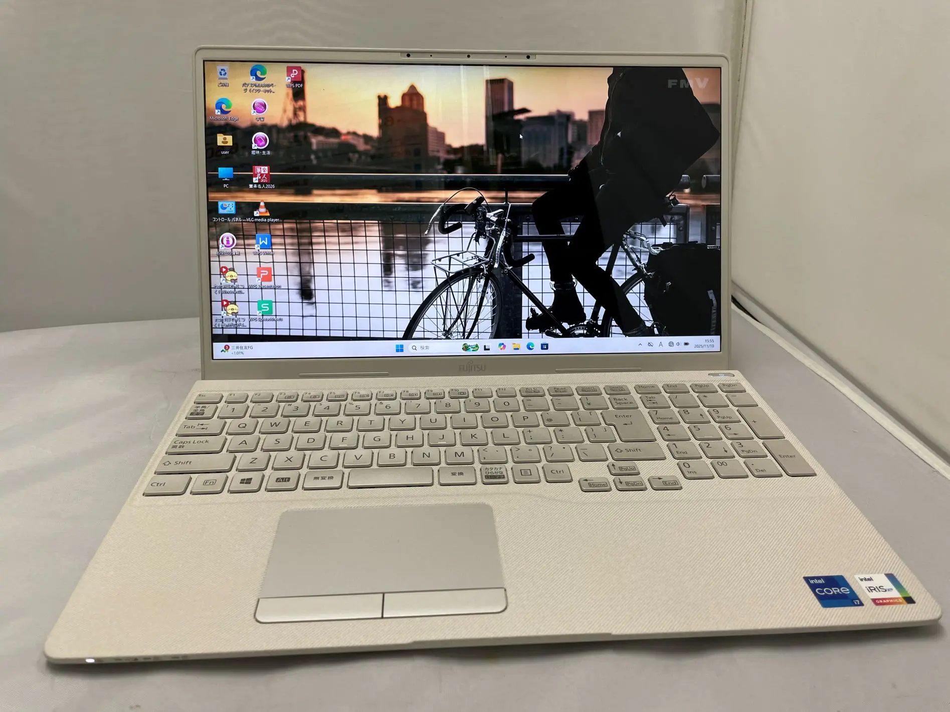 富士通 LIFEBOOK TH90/F3 FMVT90F3W 15.6型 Core i7 16GB SSD512GB