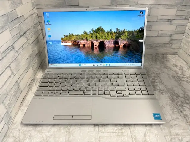 富士通LIFEBOOK AH40/H
