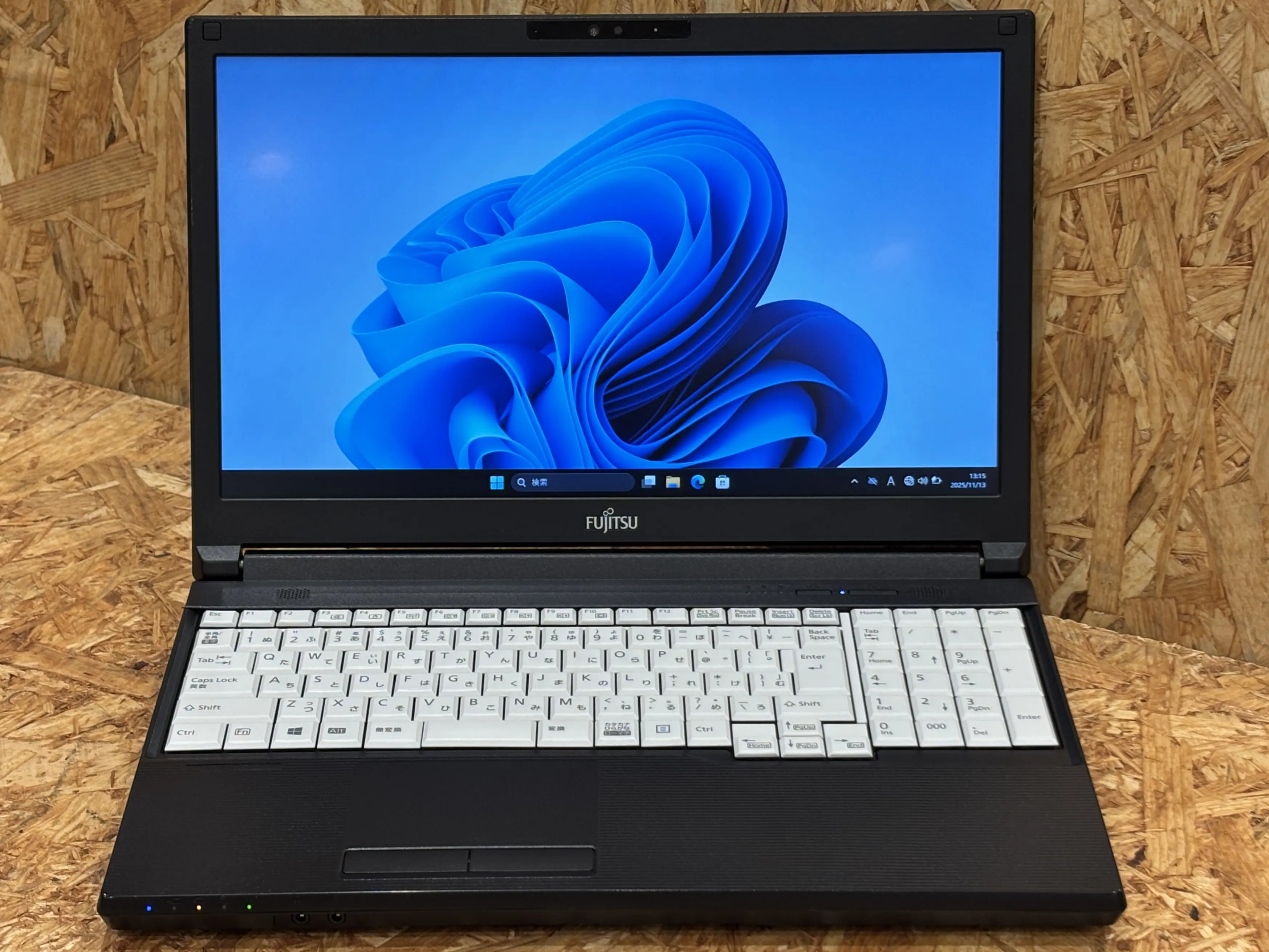 富士通 LIFEBOOK A579/B (第8世代CPU)