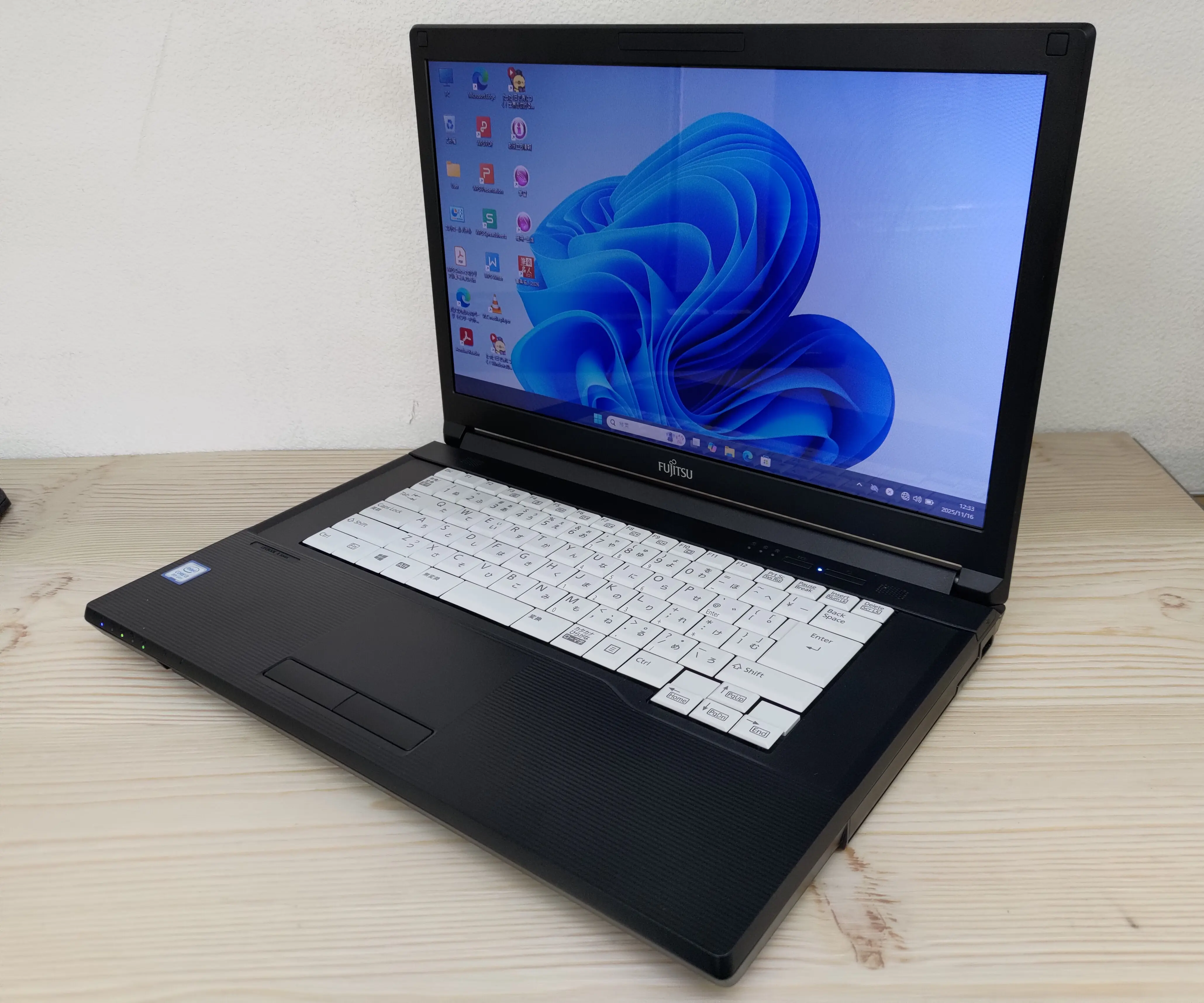 富士通 LIFEBOOK A579/B