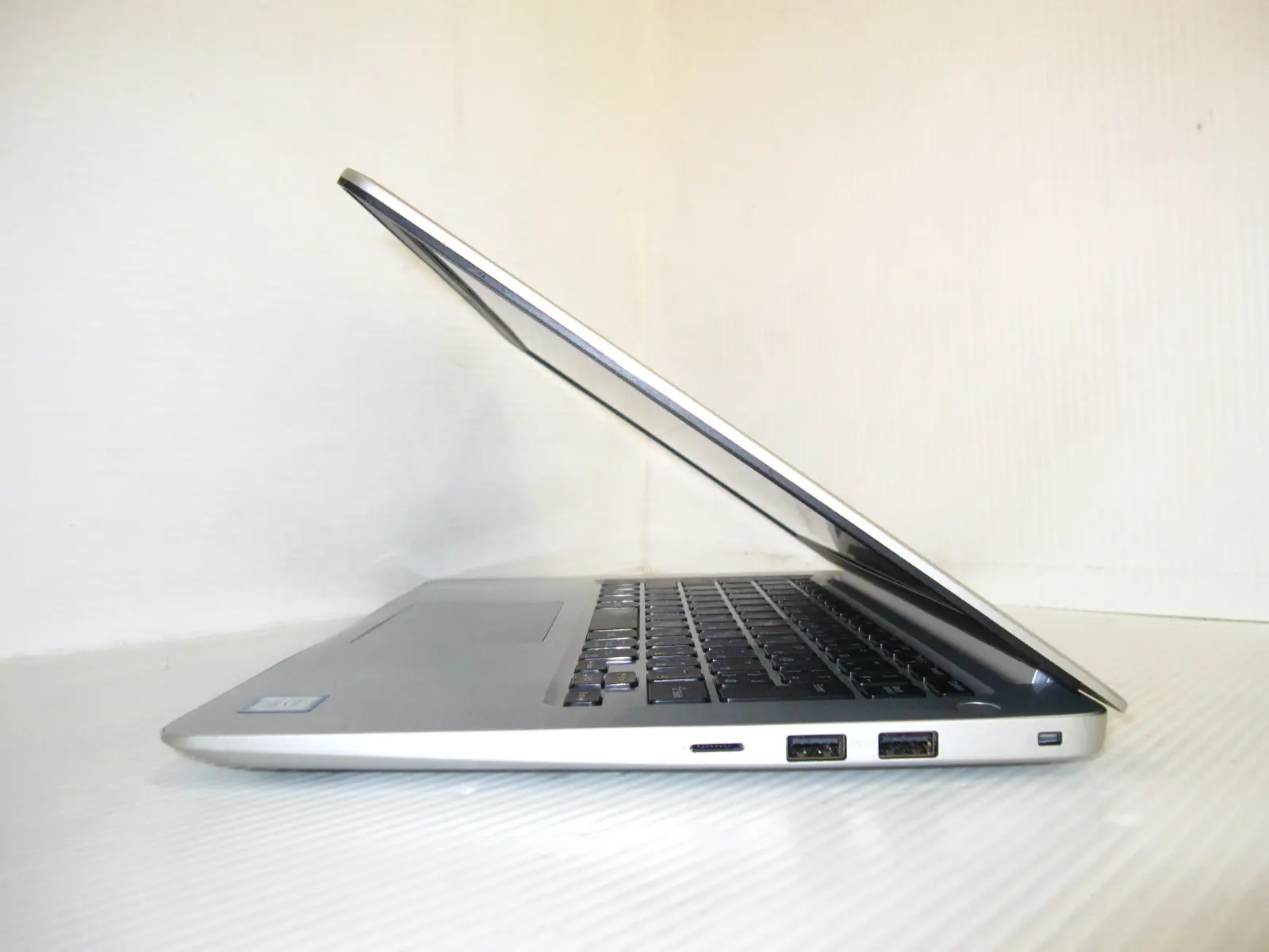 Windowsノート本体 Dell Inspiron 5370 i3 7130U 4GB 128GB Windowsノート本体 Dell Inspiron 5370 i3 7130U 4GB 128GB Vostro