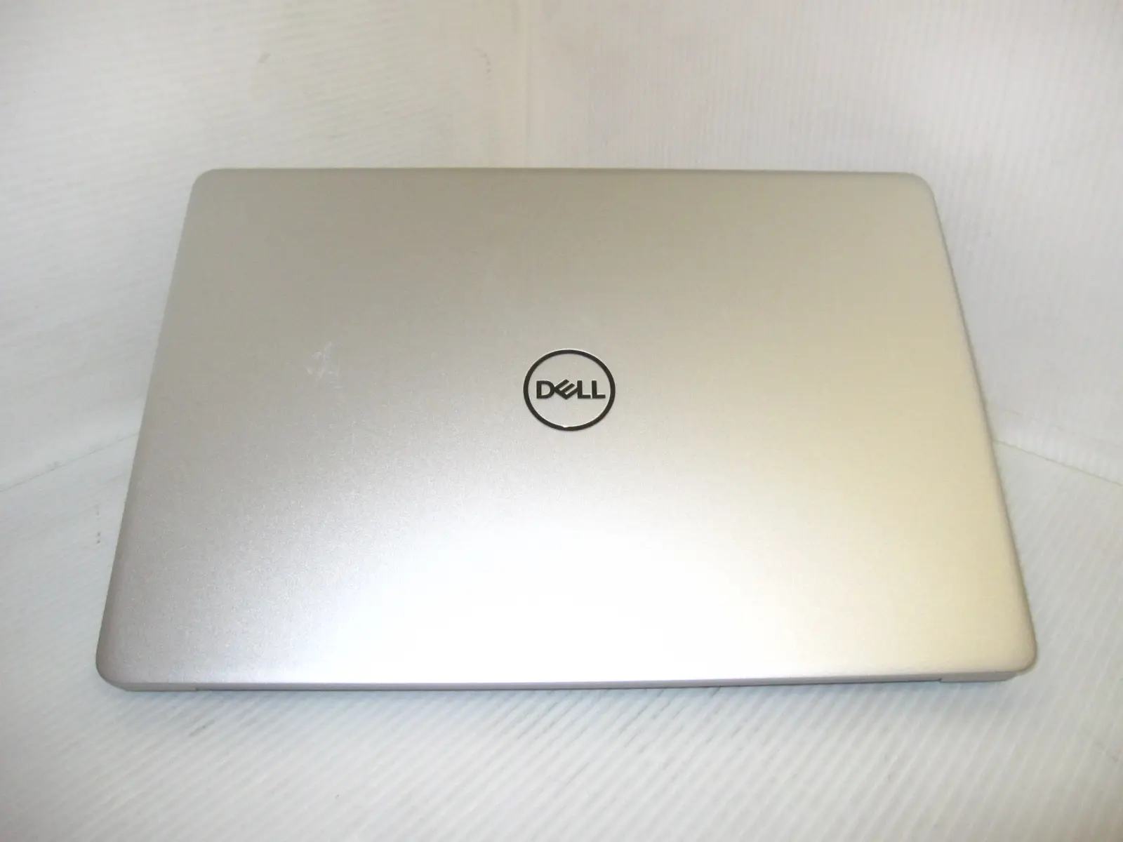 DELL Inspiron 13 5370 (第7世代CPU)