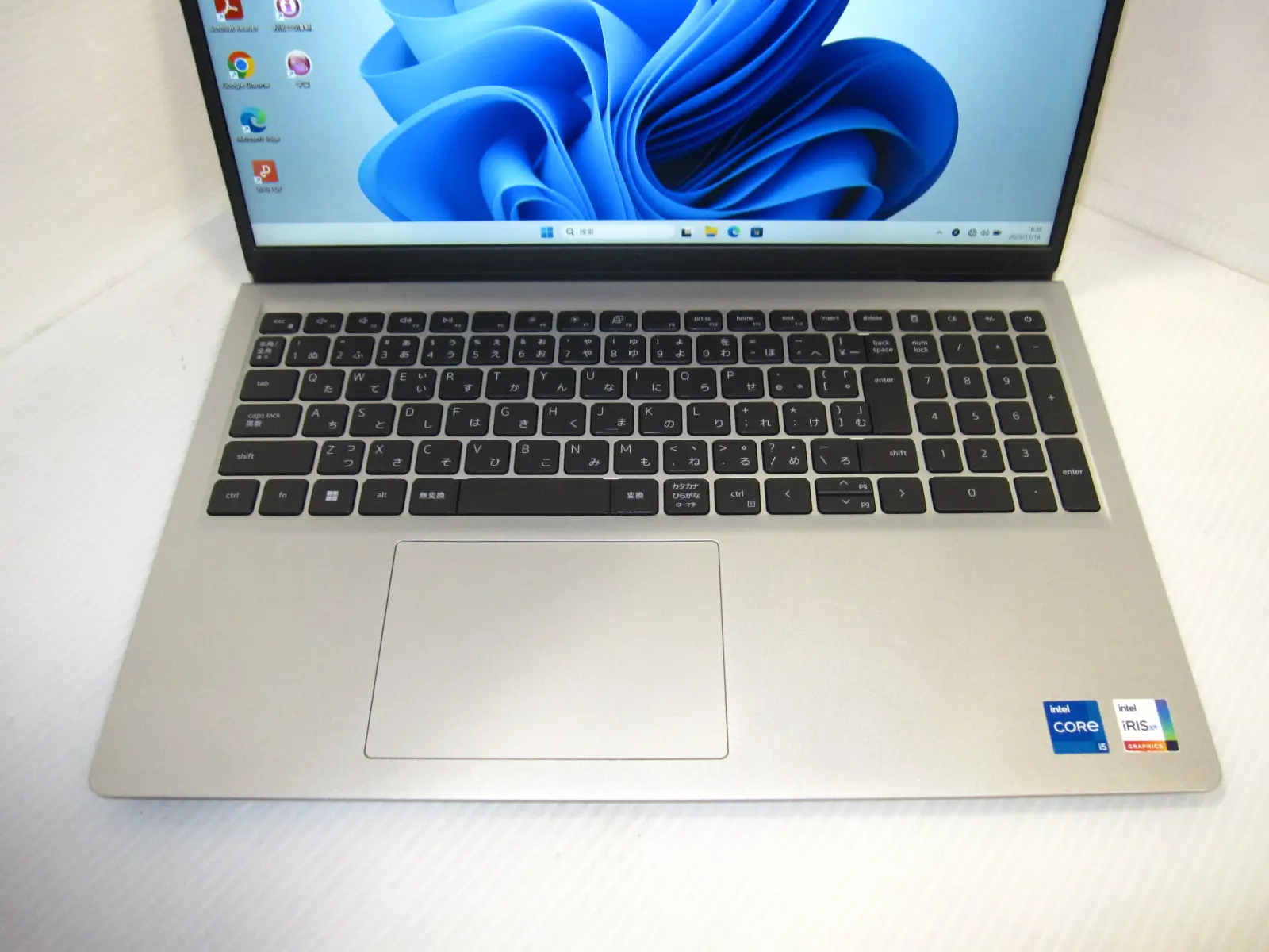 DELL Inspiron 15 3520 (第12世代CPU)