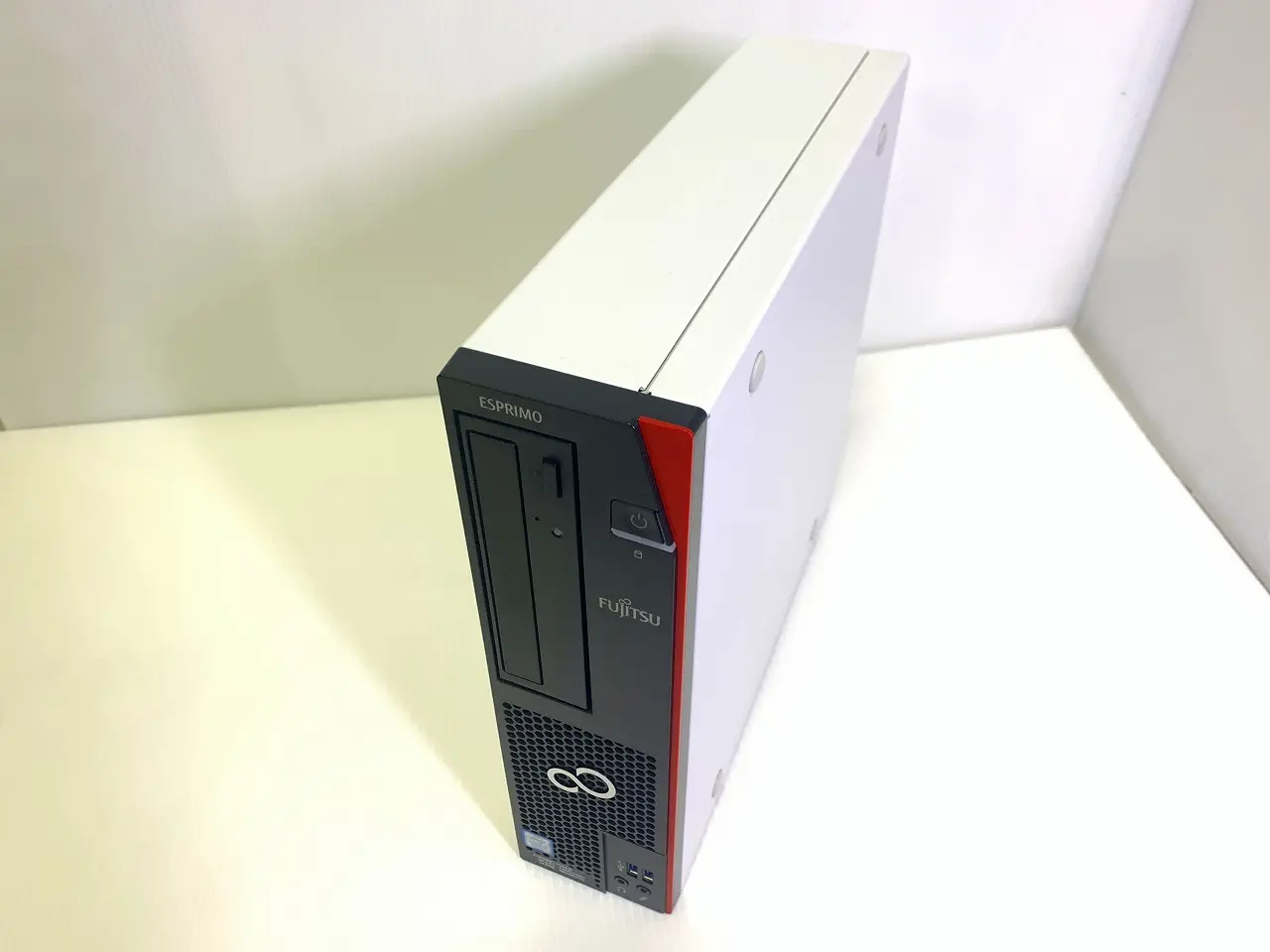 富士通 ESPRIMO D588/B (Core i3 9400 3.6GHz/16GB/SSD256GB