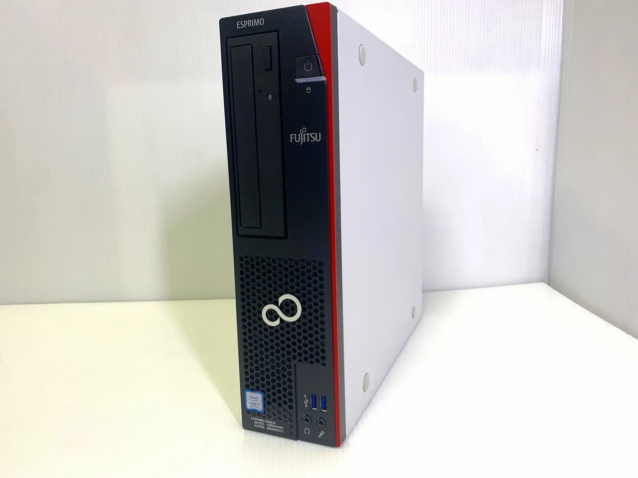 富士通 ESPRIMO D588/B (Core i3 9400 3.6GHz/16GB/SSD256GB