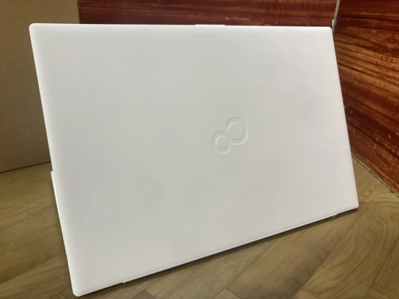 FMV Lite 3515/H3(CPU： Celeron 7305 1.11GHz/メモリ：8MB/SSD：256GB)