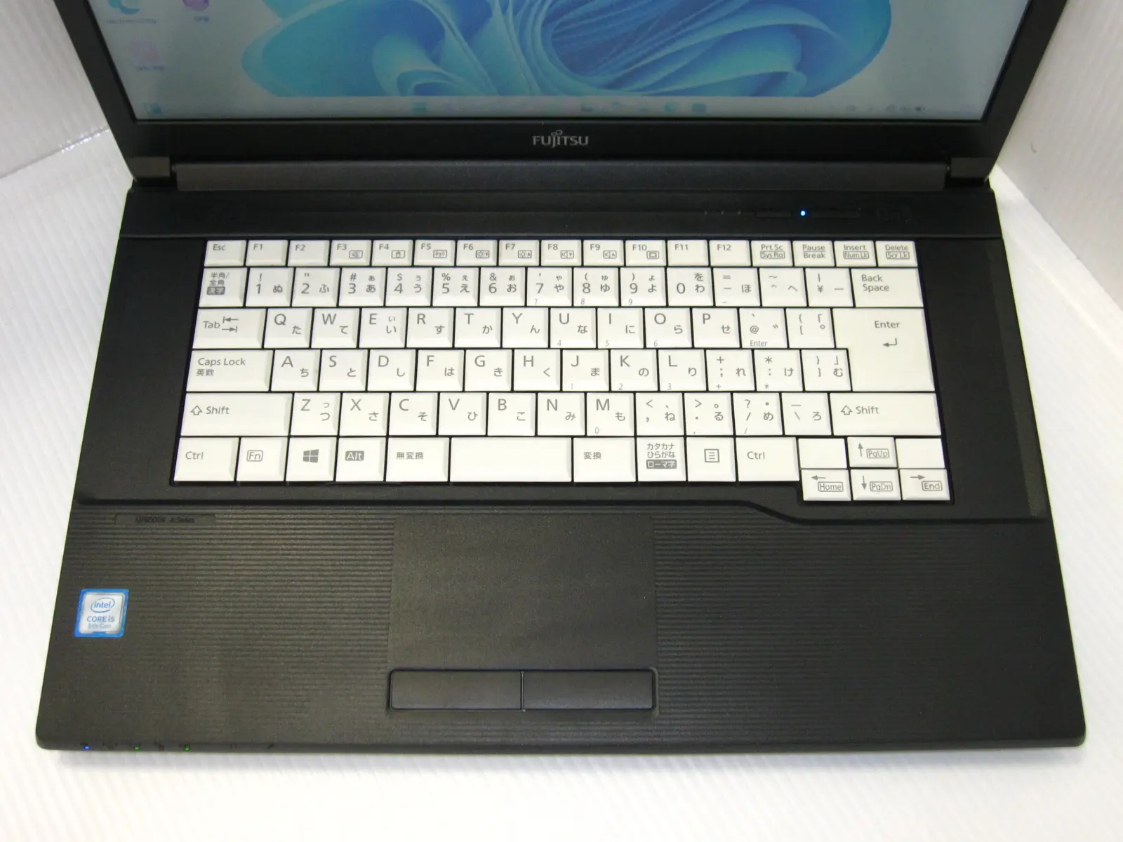 富士通 LIFEBOOK A579/B (第8世代CPU)