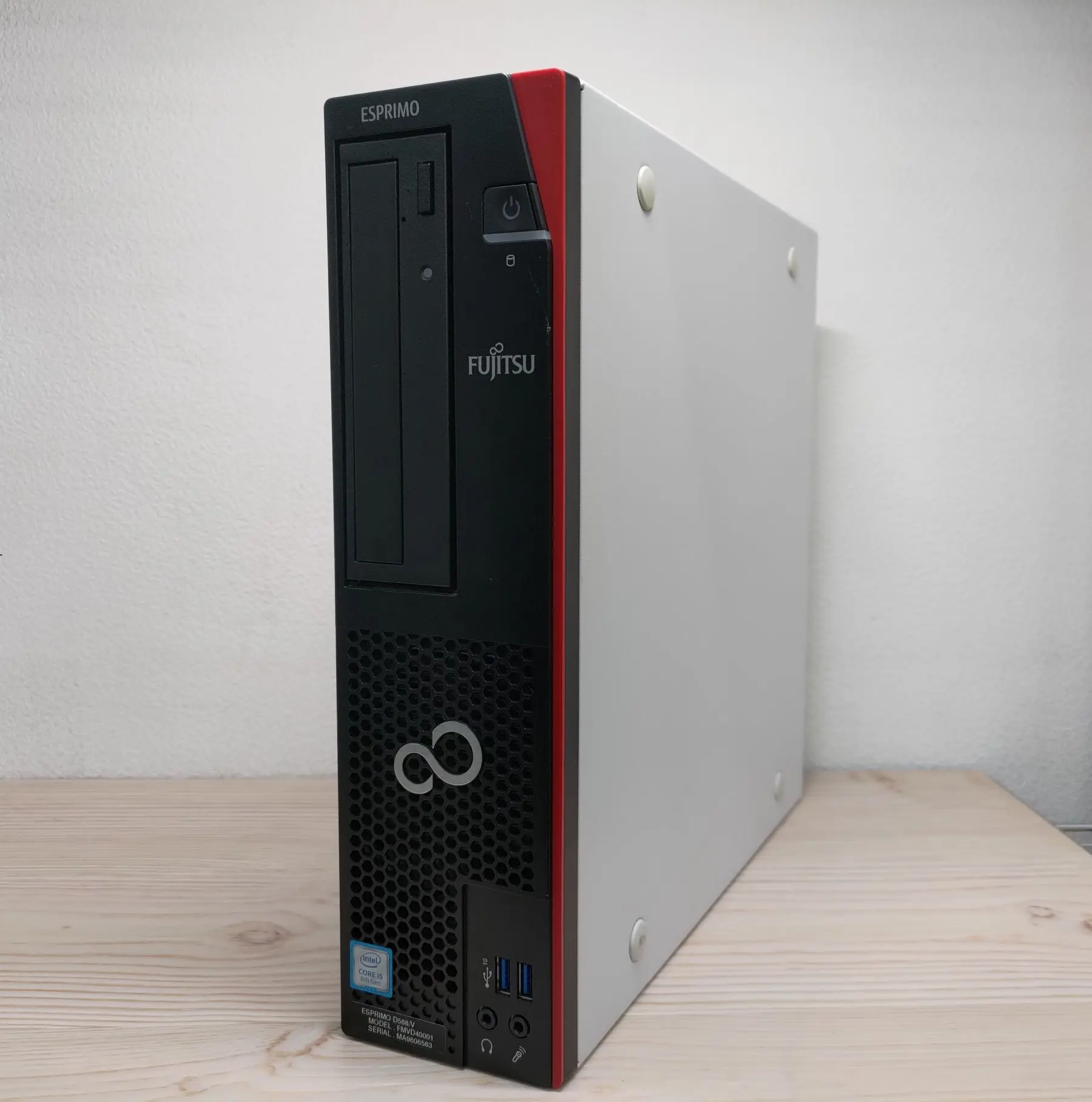 富士通 ESPRIMO D588/V