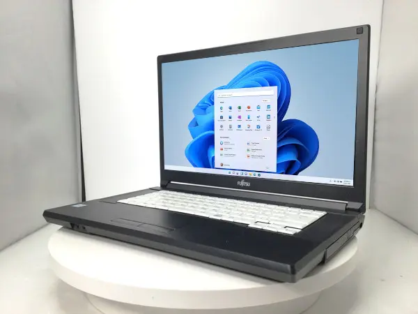 富士通 LIFEBOOK A579/B（第8世代CPU）