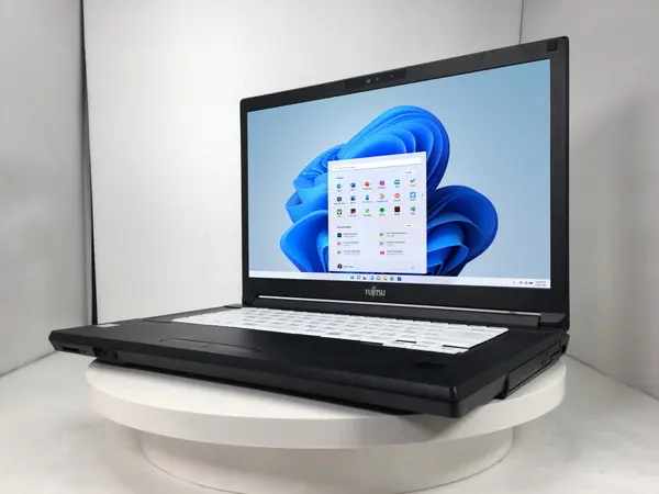 富士通 LIFEBOOK A749/C（第8世代CPU）