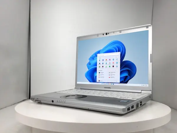 Panasonic Let's Note CF-SV7（第8世代CPU）
