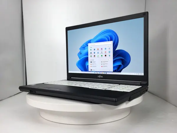 富士通 LIFEBOOK A579/A（第8世代CPU）