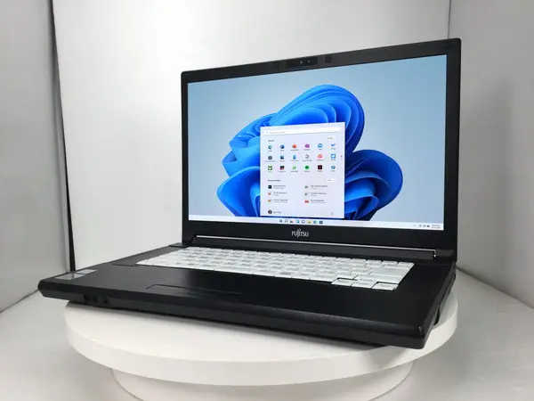 富士通 LIFEBOOK A577/T（第7世代CPU）