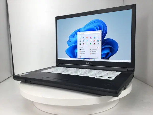 富士通 LIFEBOOK A577/S（第7世代CPU）