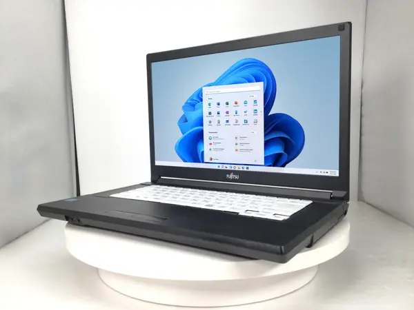 富士通 LIFEBOOK A579/A（第8世代CPU）