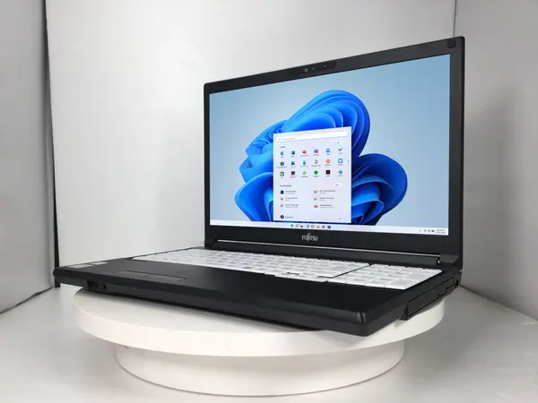 富士通 LIFEBOOK A579/BX（第8世代CPU）