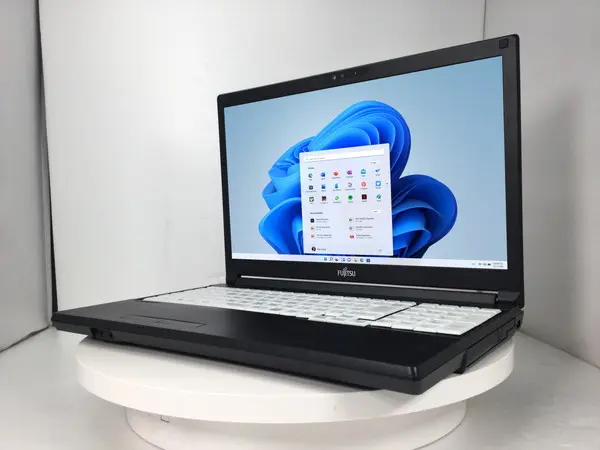 富士通 LIFEBOOK A579/B（第8世代CPU）
