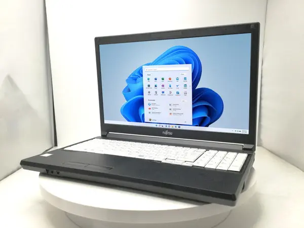 富士通 LIFEBOOK A579/A（第8世代CPU）