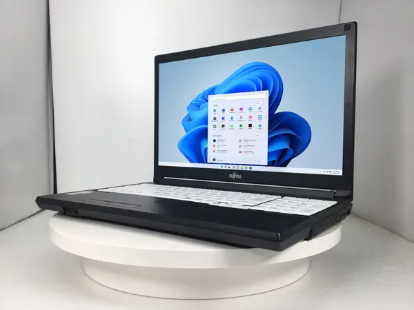 富士通 LIFEBOOK A576/P (CPU：Core i5 6200U 2.3GHz/メモリ：8GB/SSD