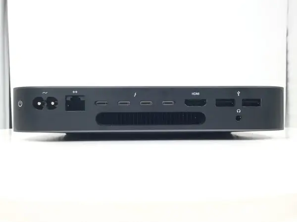 【美品】Mac mini 2018 i3 8GB 128GB Macデスクトップ 2018 Mac mini Core i3 8GB 128GB SSD Mac mini (Late