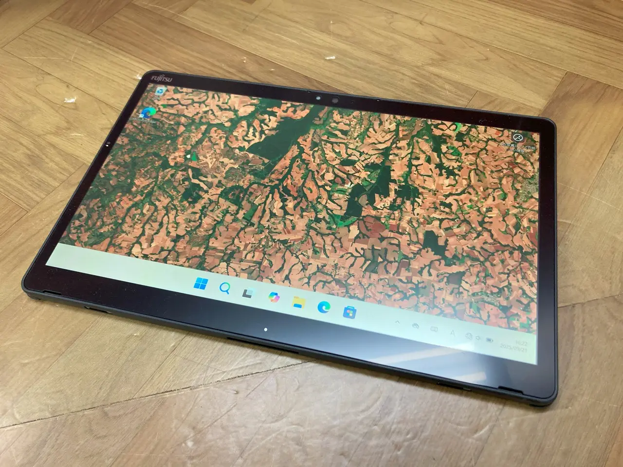 ARROWS Tab Q739/AE(CPU： Core i3 8145U 2.1GHz/メモリ：4GB