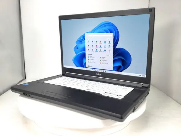 富士通 LIFEBOOK A579/B（第8世代CPU）