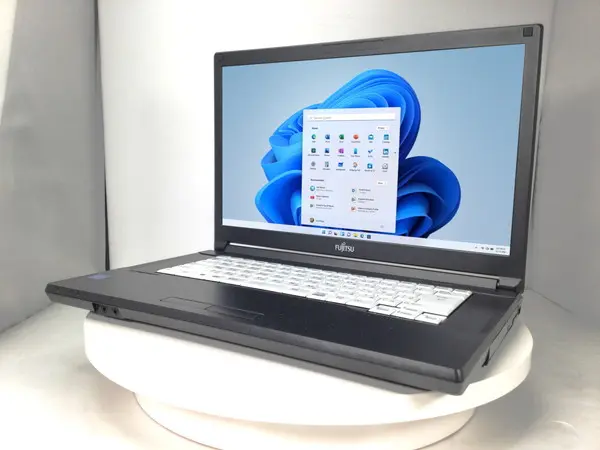 富士通 LIFEBOOK A579/B（第8世代CPU）