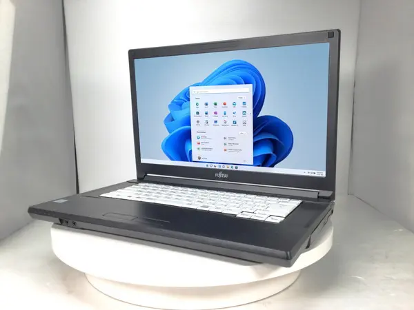 富士通 LIFEBOOK A579/B（第8世代CPU）