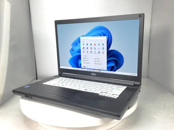 富士通 LIFEBOOK A579/B（第8世代CPU）