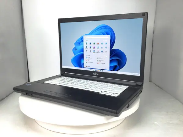富士通 LIFEBOOK A579/B（第8世代CPU）