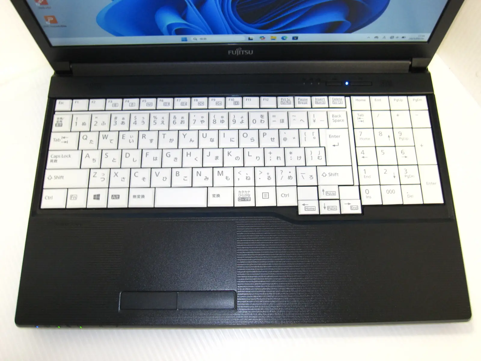 富士通 LIFEBOOK A579/B (第8世代CPU)