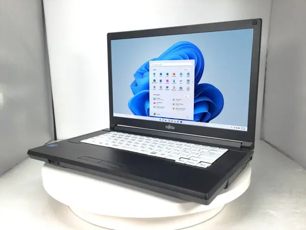 富士通 LIFEBOOK A579/B（第8世代CPU）