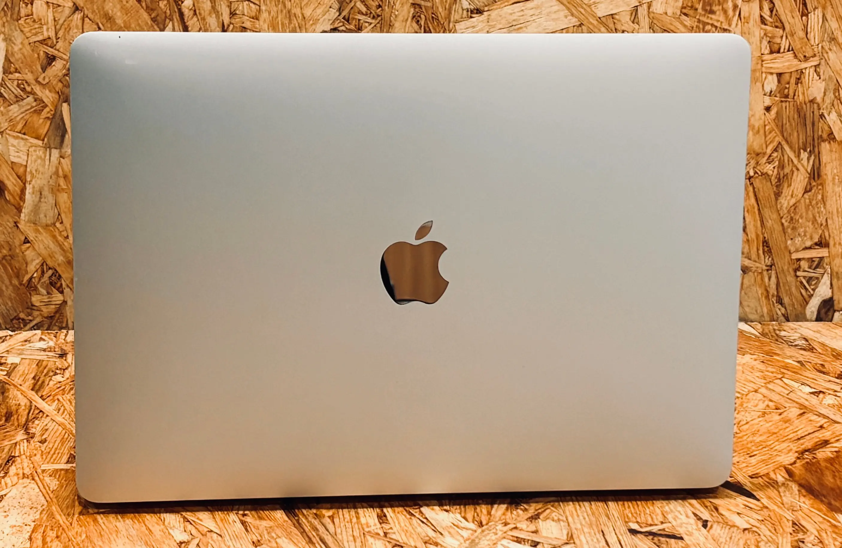 Apple MacBook Pro A1708 2017年モデル(CPU： Core i5-7360U 2.3GHz