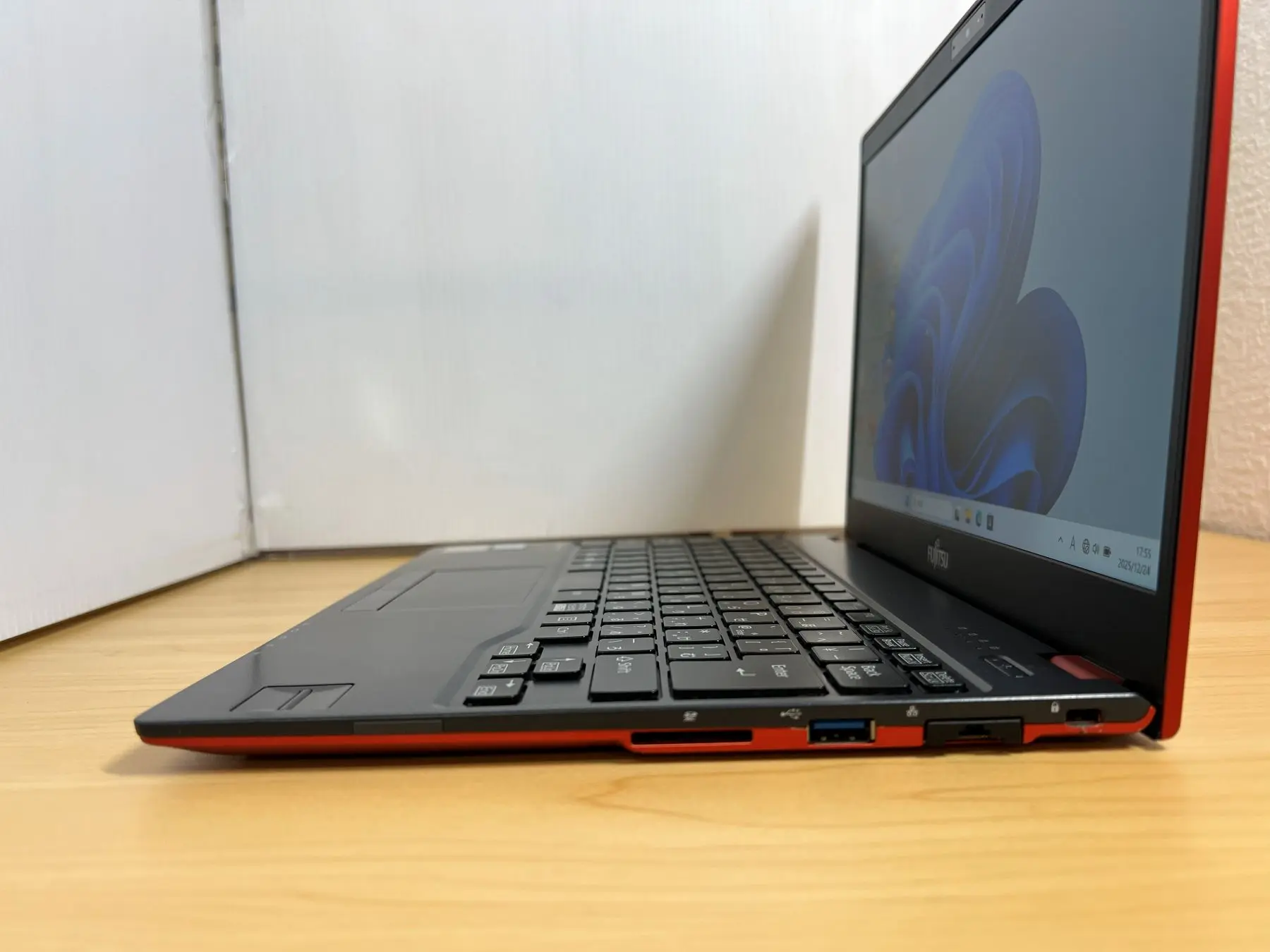 LIFEBOOK U938/V(CPU： Core i5 8350U 1.7GHz/メモリ：8GB/SSD：256GB)